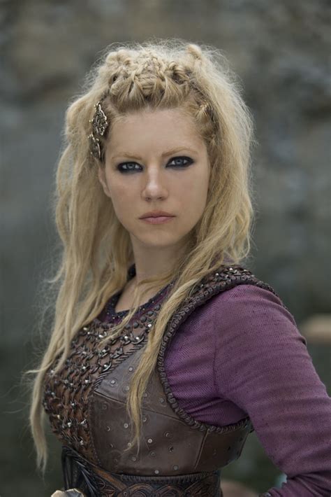 Lagertha Vida Real - Katheryn Winnick as Lagertha | Vikings Cast in Real Life | POPSUGAR ...