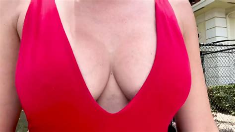 La Tettona Italiana Artemisia Ama Camminare A Miami Tette Ravvicinate Milf Arrapata Xhamster