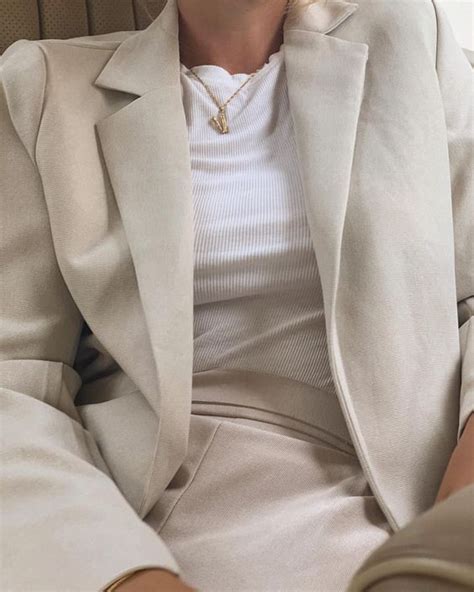 Nude Neutral Outfit Blazer Suite Beige Offwhite Neutraal What To Wear Summer