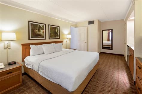 La Quinta Inn by Wyndham San Antonio Market Square | San Antonio, TX Hotels