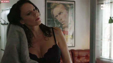 Naked Chiara Martegiani In L Ispettore Coliandro