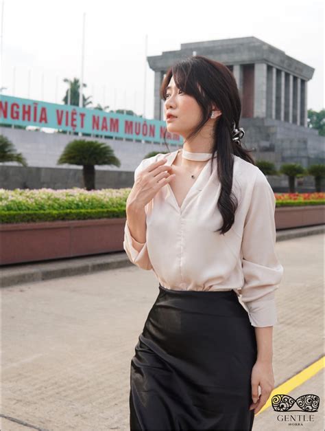 Lộ Hình Ảnh Lê Bống Bikini Khoe Hàng Nóng Bỏng Cực Cháy