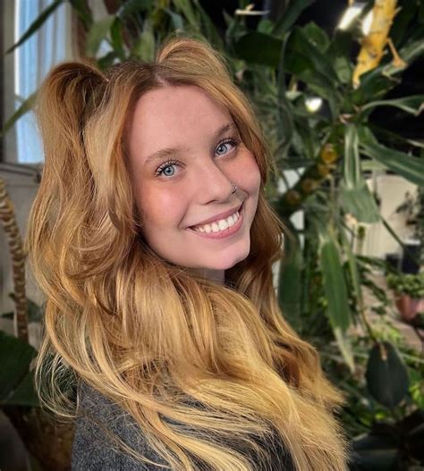 Ash Blonde Vs Golden Blonde Find Your Perfect Blonde Shade Hairdo Hairstyle