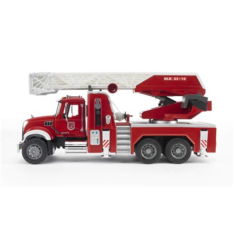 Bruder 02821 Camion de pompier avec échelle MACK Granite avec pompe