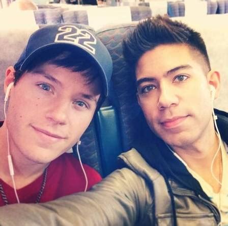 Jovem Gay Recebe Pedido De Desculpas De Colega Que Praticava Bullying Na Escola