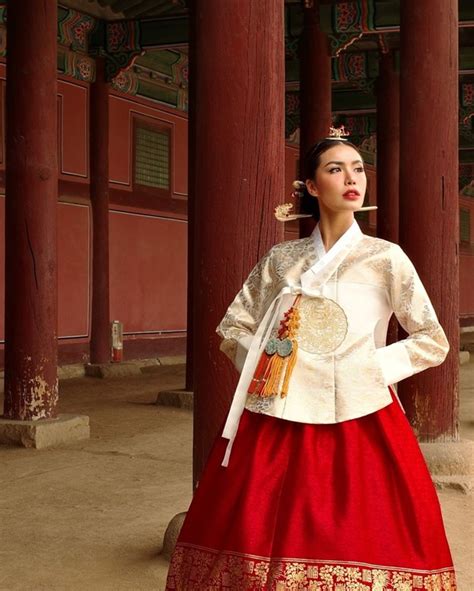 Hình ảnh người mẫu Minh Tú bikini sexy đốt mắt người xem