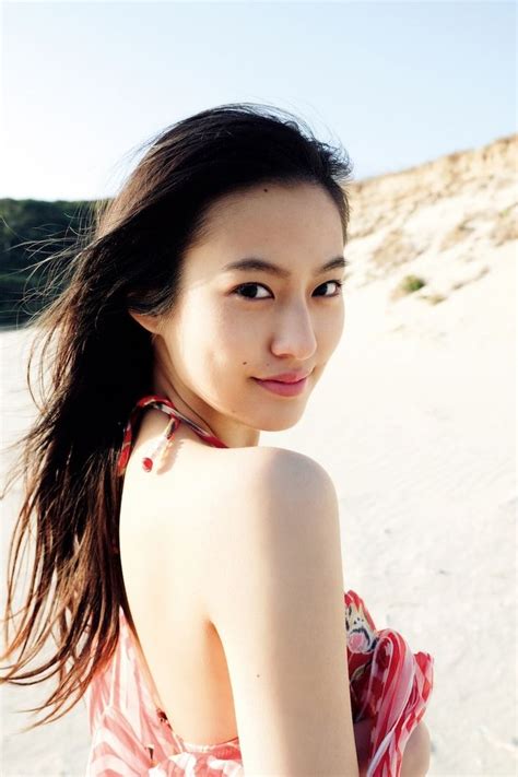 Hot Sexy Yuri Tsunematsu Bikini Pics