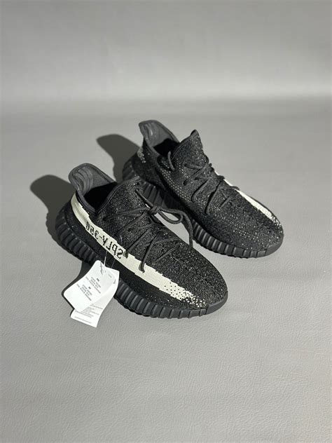 Yeezy Boost 350 V2 Oreo Lockerstreet