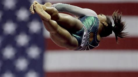 Simone Biles A 22 Anni Entra Nella Storia Con Un Doppio Salto Mortale