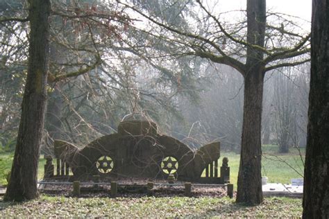 Ferrara Geführter Rundgang über den jüdischen Friedhof GetYourGuide