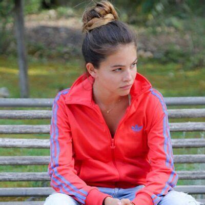 Изображение помечено Skinny Brunette Small Tits FAPcoholic