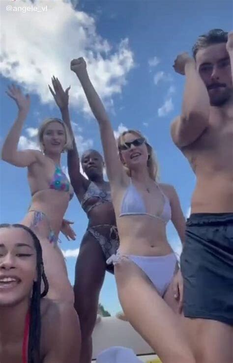 Ang Le Van Laeken Nude Porn Pictures Xxx Photos Sex Images Pictoa