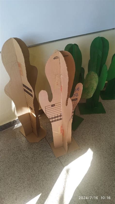 Como Fazer Um Cacto Grande De Papelão - Cacto de papelão | Cacto papelao festa junina, Como fazer cacto de ...