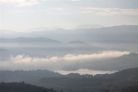 รูปภาพNiebla – เลือกดูภาพถ่ายสต็อก เวกเตอร์ และวิดีโอ24,402 | Adobe Stock