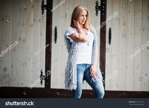 Stylish Blonde Woman Wear Jeans Girl Stock Photo 641701357 Shutterstock