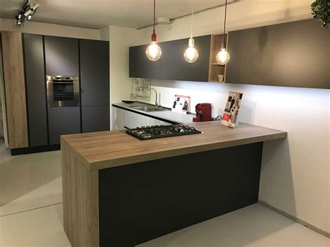 Cucina Antracite Moderna Con Penisola Plana Kal Arredo