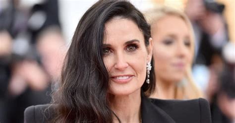 Demi Moore Muestra Su Bikini A Los A Os Y Se Convierte En Un Cono Para Las Mujeres De Todas