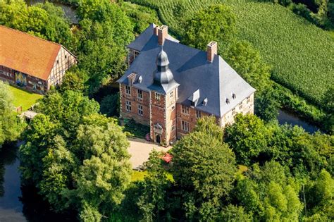 Welver Aus Der Vogelperspektive Wassergraben Mit Wasserschlo Schloss