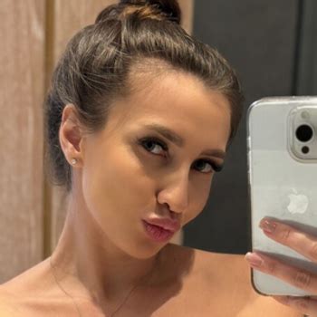 Kriss Kiss Babe Page Watch This Pornstar On FreeOnes