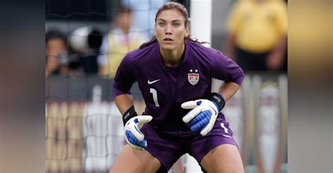 Hope Solo Nude Soccer Star Posed For Espn Addressed Photo Leak Fanbuzz