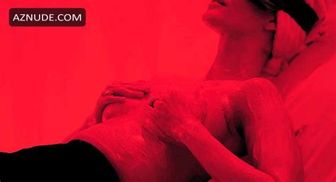 GISELE BUNDCHEN Nude AZNude