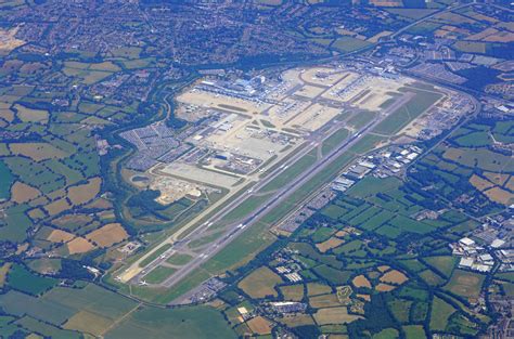 Gatwick Airport's second runway given go-ahead