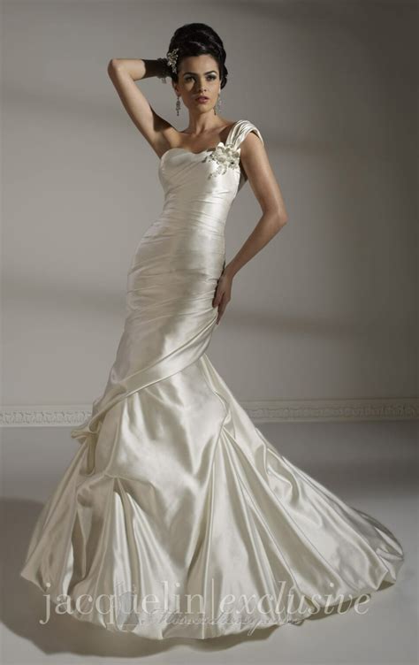 23 Elegant One Shoulder Wedding Dresses