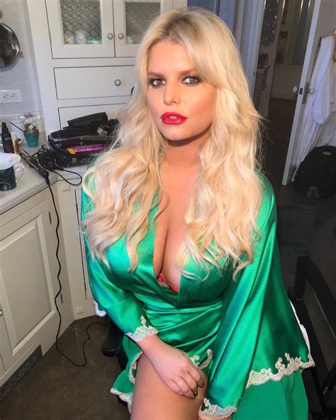 Jessica Simpson Famous Nipple