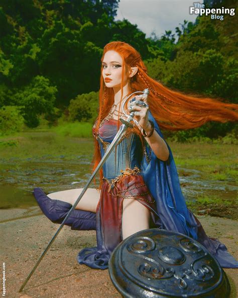 Grimes Nude OnlyFans Leaks Fappening FappeningBook