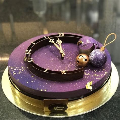 Pin By Algareh Only On Cake And Flowers Christmas Pastries Fancy