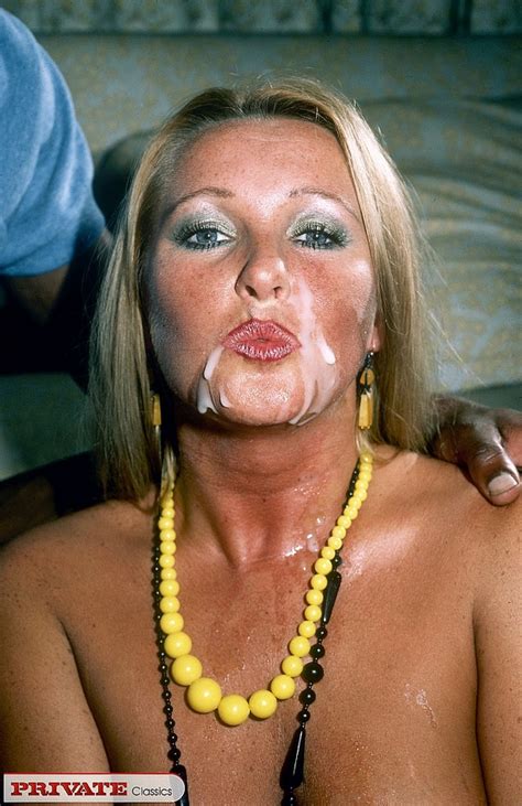 Smoking Hot Chick Pose Her Alluring Body Th XXX Dessert Picture 15