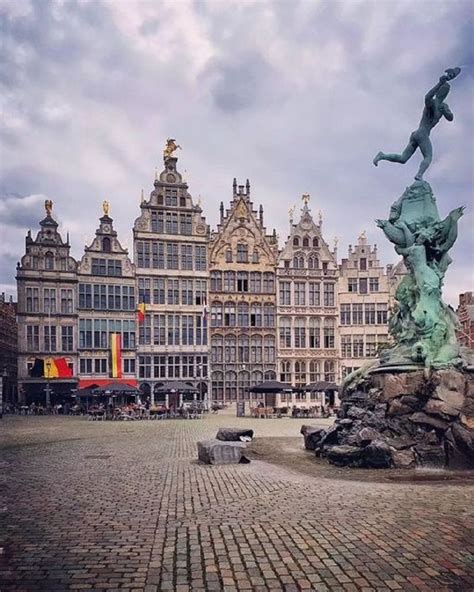 Solve Antwerpen Grote Markt Jigsaw Puzzle Online With 304 Pieces