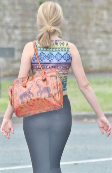 Cute Blonde In Tight Leggings Vpl Spandex Leggings Yoga Pants Forum