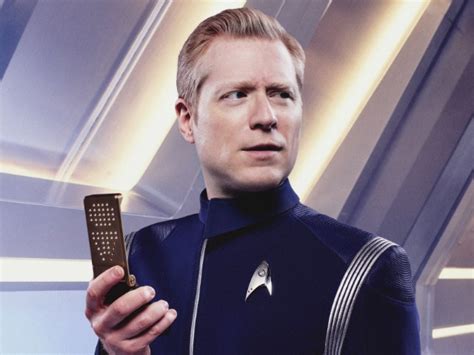 Star Trek Discovery To Debut Tv Show S First Openly Gay Character