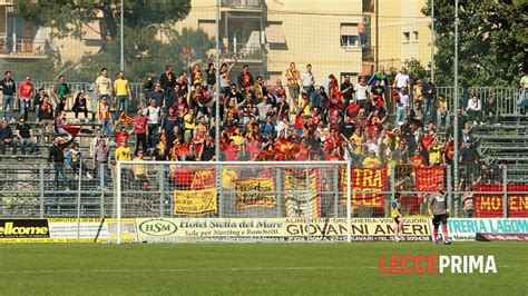 Nel Comunale Di Chiavari Con Due Torce Marine Denunciato Tifoso Del Lecce