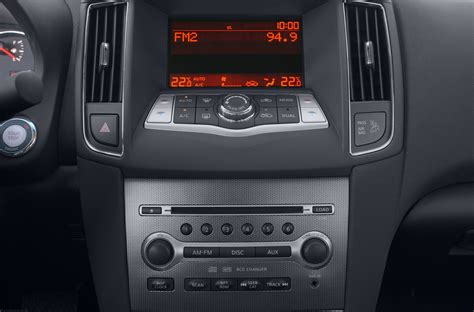 NISSAN MAXIMA - nissan-maxima_interior_18.jpg