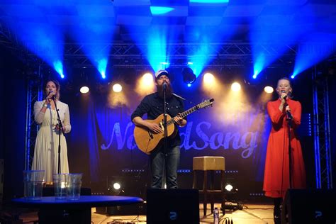 Muziekgebouw Eindhoven Een Warme Jas Voor Naked Songs Folkforum