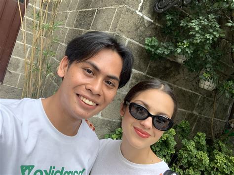 Filipino Fan Crosses Paths with Olivia Rodrigo in Intramuros | Preview.ph