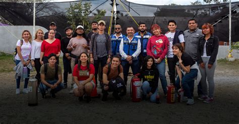 Alumnos realizan curso de uso de extintores Universidad Autónoma de