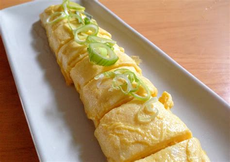 Japanese Rolled Omelette Dashimaki Tamago Recipe By Rie Cookpad