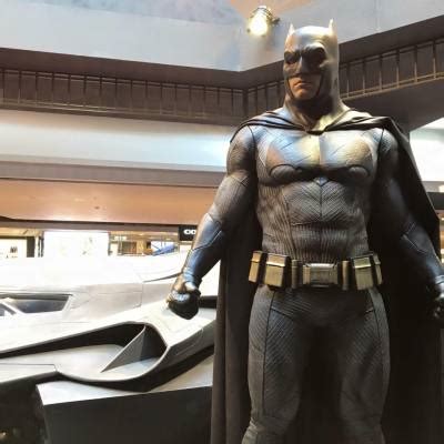 Hot Toys Batman V Superman Merchandise And Statues Tumbex