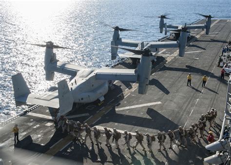 Marines Board An Mv Osprey On The Flight Deck Of The Us Flickr