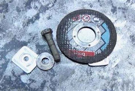 Простая, но удобная насадка для заточки инструмента