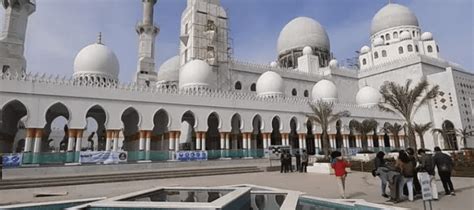 Masjid Agung Sheikh Zayed Jam Buka Lokasi Dan Fakta Unik