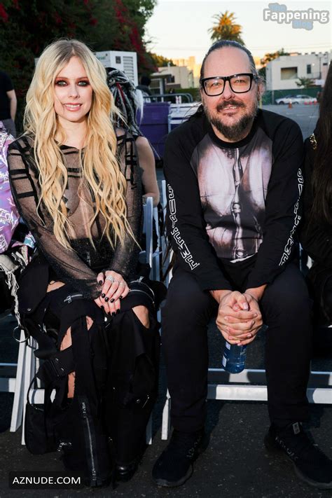 Avril Lavigne Flaunts Her Sexy Tits At Ashton Michael Atelier Th Anniversary Celebration Aznude