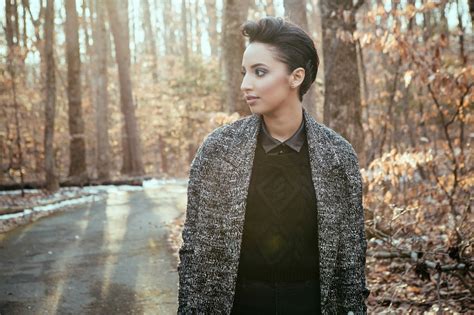 Oversized The Bobbed Brunette