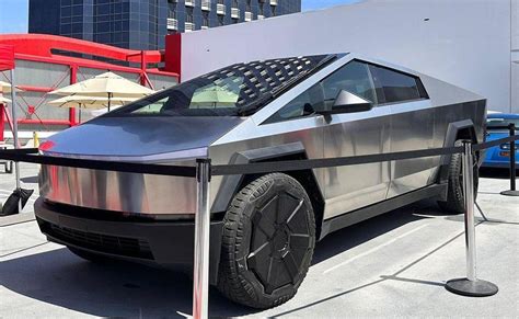 Tesla Designer Gives Closer Look At Quirky Cybertruck Features Carexpert