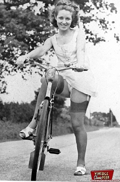 Retro Porn Classic Vintage Sexy Classic Si XXX Dessert Picture 10