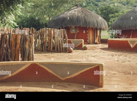 African Round Hut High Resolution Stock Photography And Images Alamy