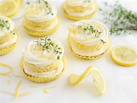 Dazzling Ways To Decorate A Naked Cake